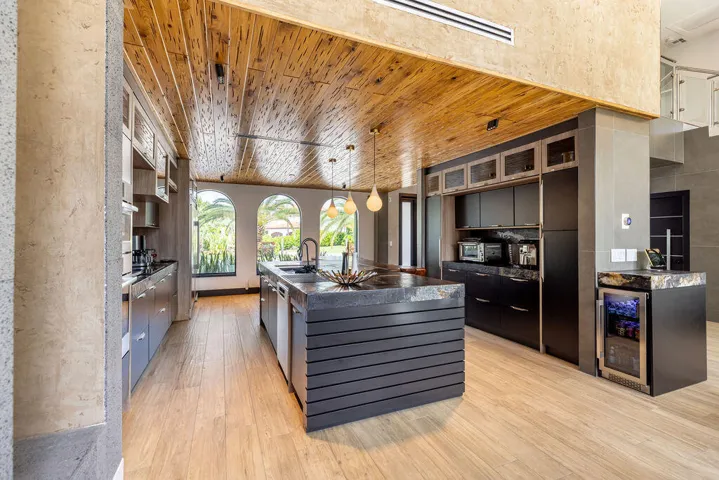 290 NW 6th Street, Boca Raton