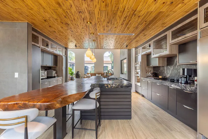 290 NW 6th Street, Boca Raton