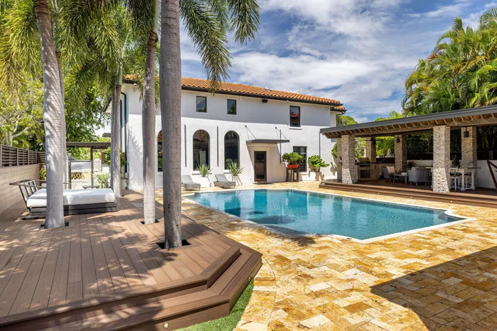 290 NW 6th Street, Boca Raton