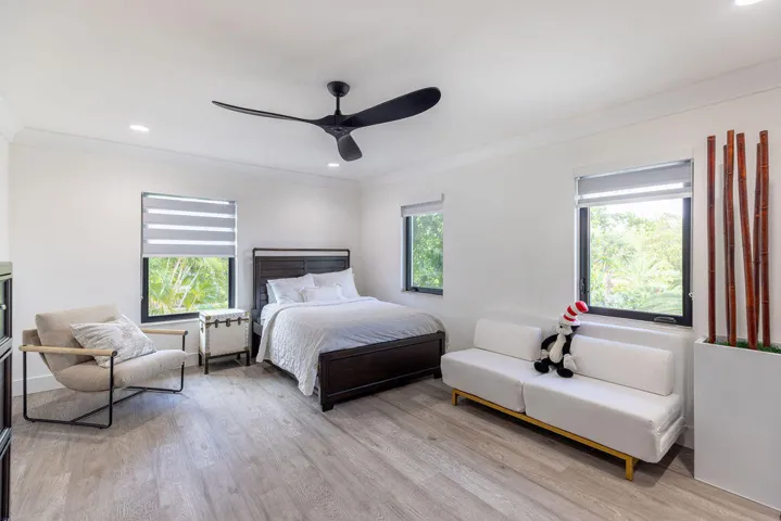 290 NW 6th Street, Boca Raton