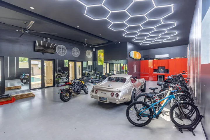 290 NW 6th Street, Boca Raton