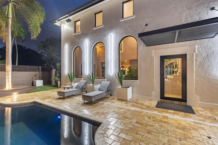 290 NW 6th Street, Boca Raton