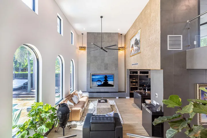 290 NW 6th Street, Boca Raton