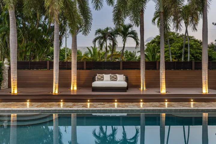 290 NW 6th Street, Boca Raton