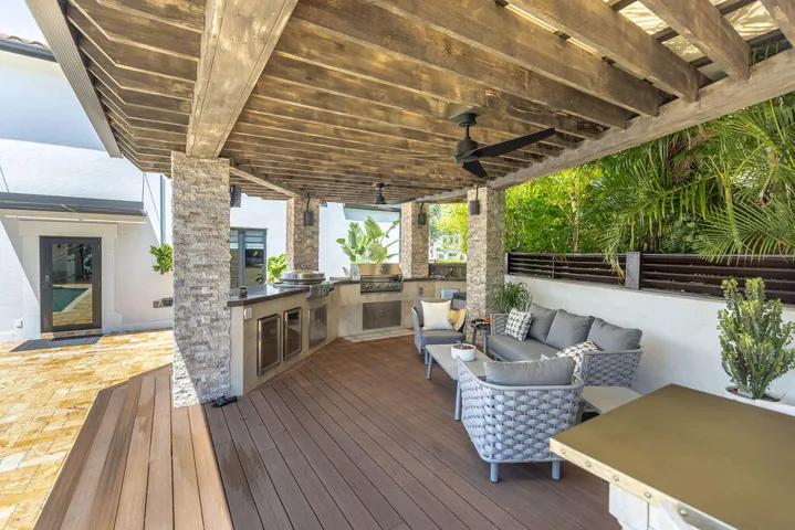 290 NW 6th Street, Boca Raton
