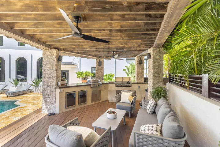 290 NW 6th Street, Boca Raton
