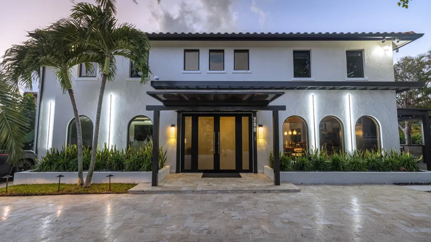 290 NW 6th Street, Boca Raton