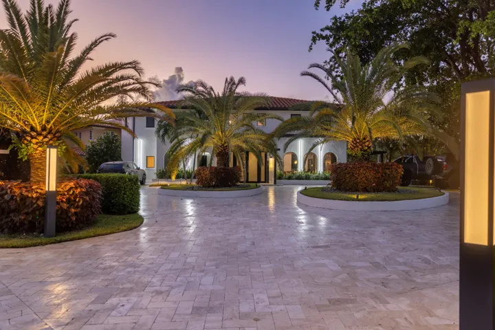 290 NW 6th Street, Boca Raton