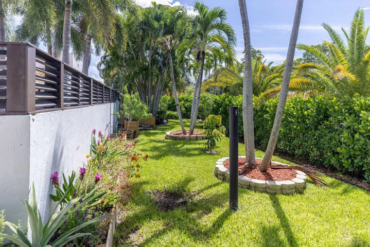 290 NW 6th Street, Boca Raton
