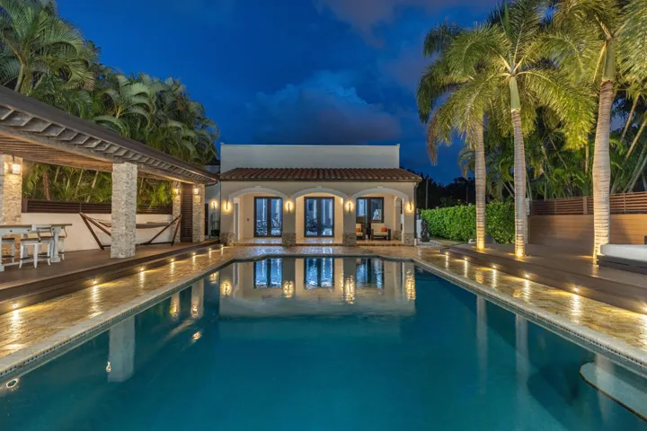 290 NW 6th Street, Boca Raton