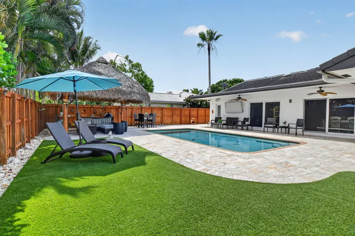 Pool & Patio