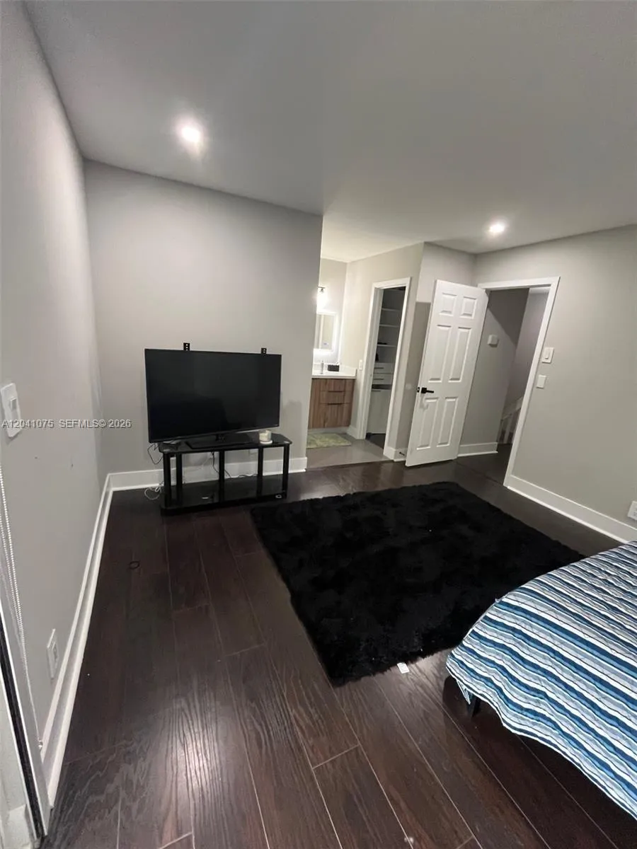 Upstairs masters