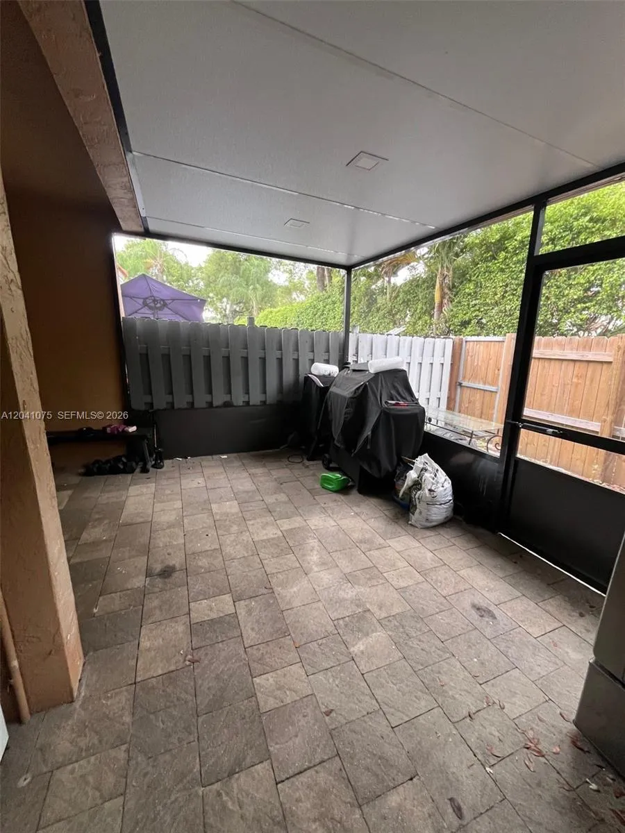 Private Screened Patio