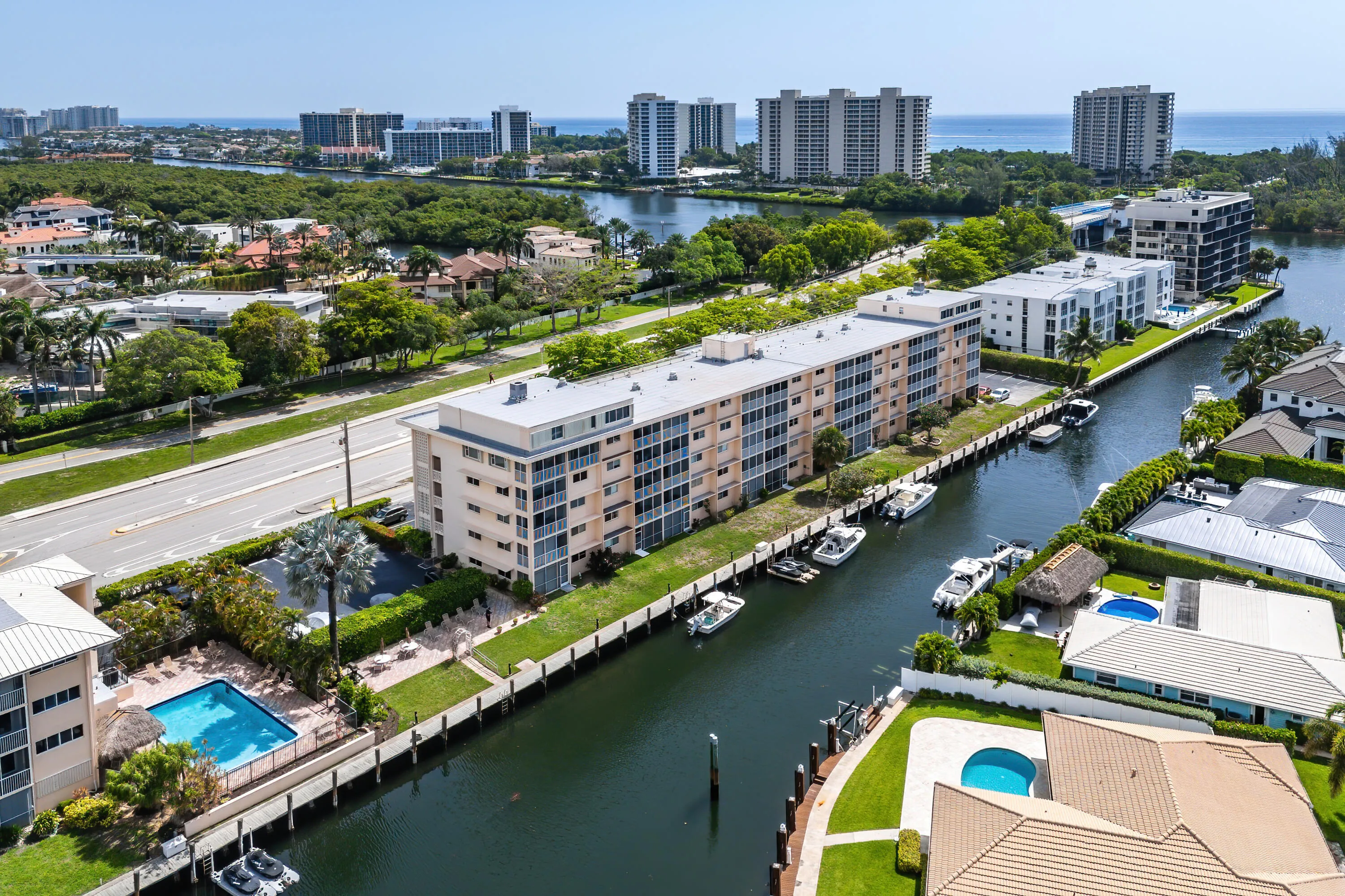 032-750NortheastSpanishRiverBoulevard-Bo