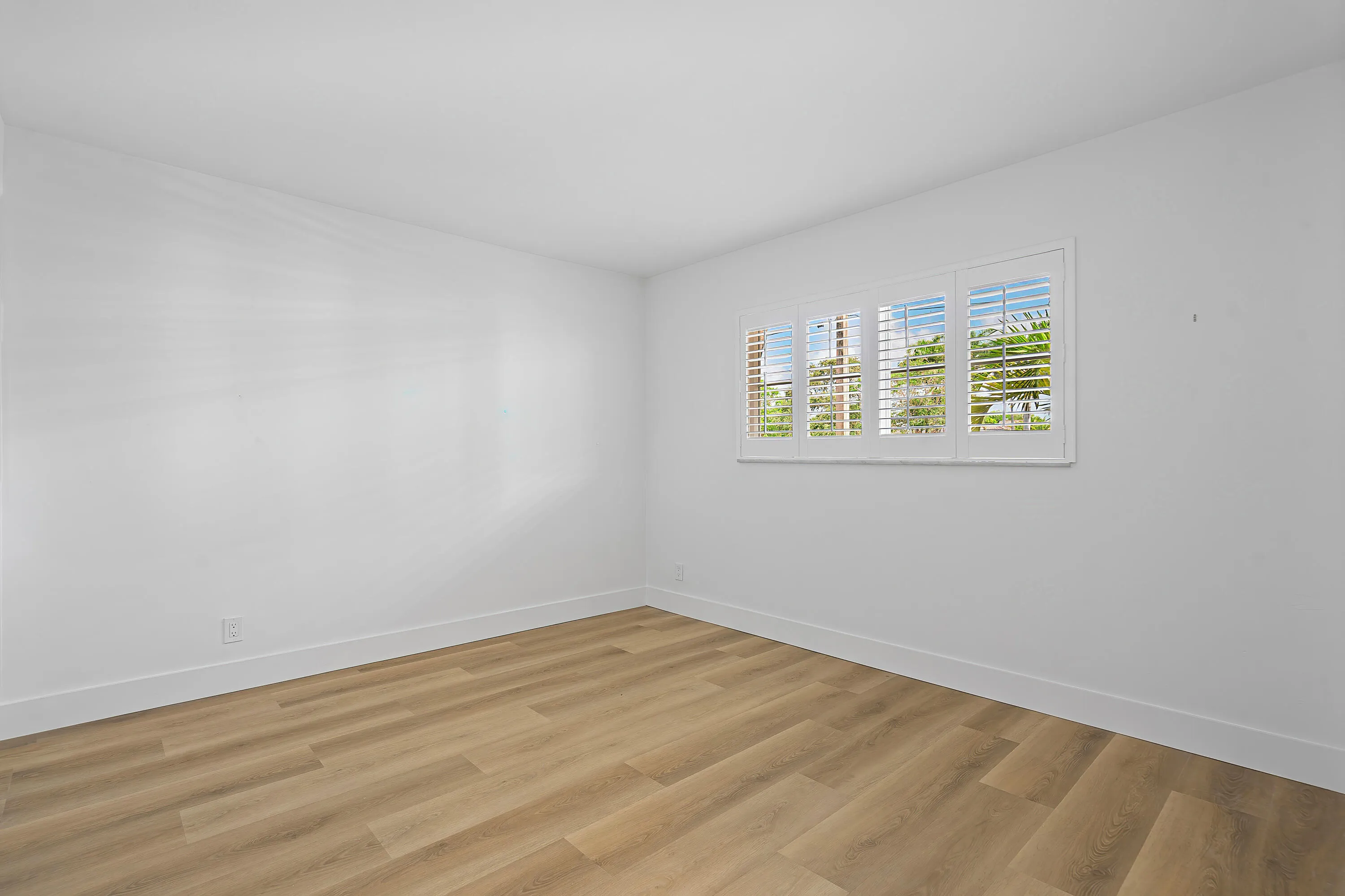 008-750NortheastSpanishRiverBoulevard-Bo