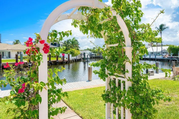 028-750NortheastSpanishRiverBoulevard-Bo