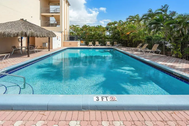027-750NortheastSpanishRiverBoulevard-Bo