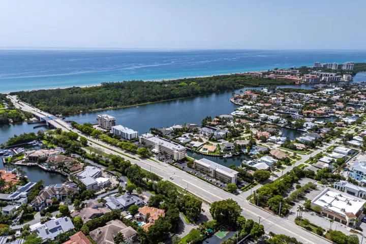 039-750NortheastSpanishRiverBoulevard-Bo