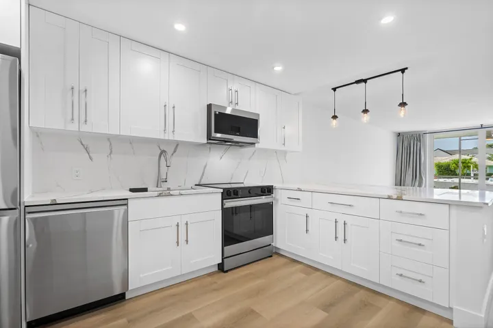 004-750NortheastSpanishRiverBoulevard-Bo