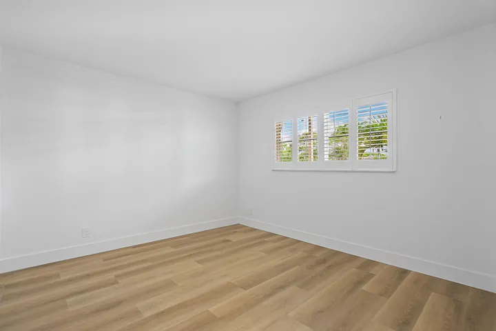 008-750NortheastSpanishRiverBoulevard-Bo