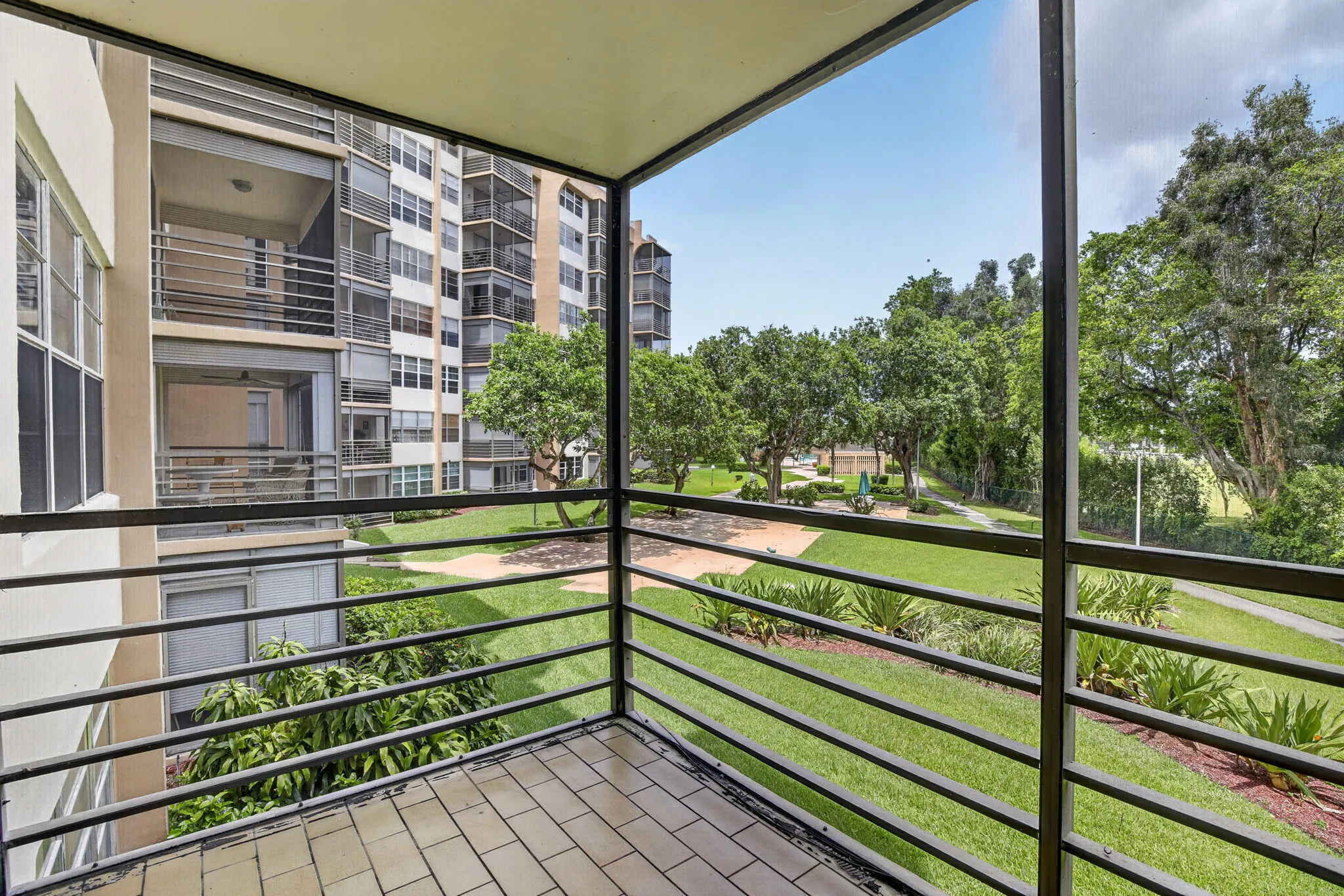 Enjoy your morning coffee on your screened in balcony!