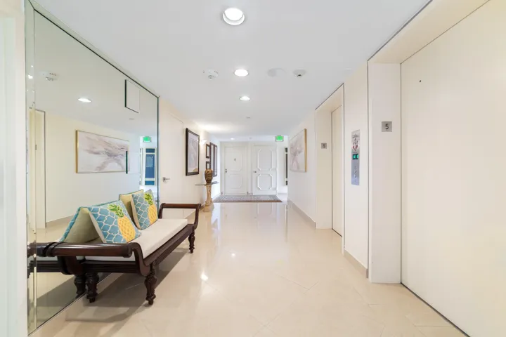 5th floor lobby