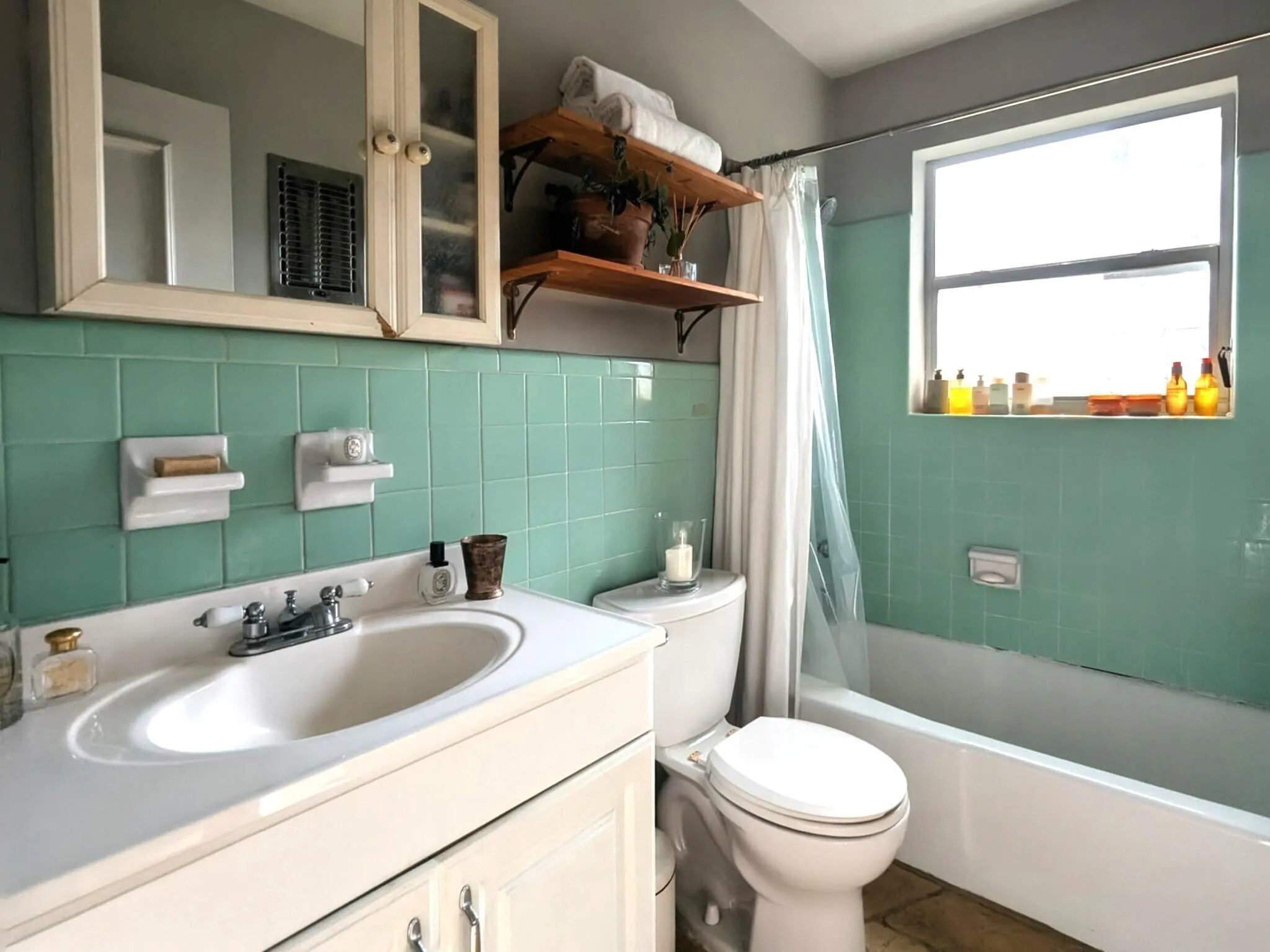 1012 102 bath