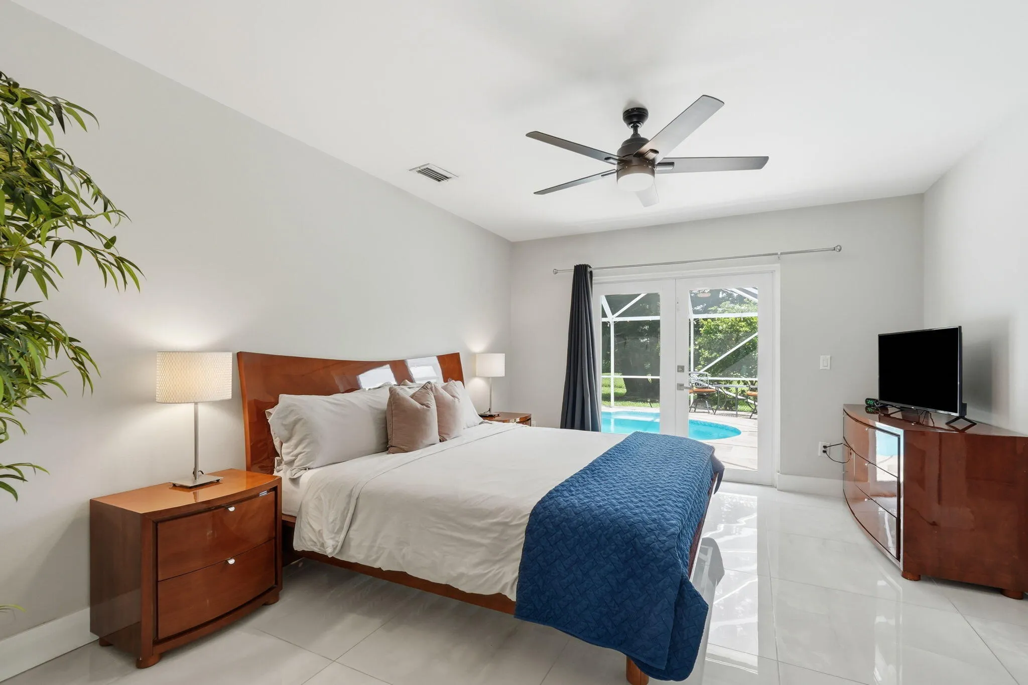 1-web-or-mls-1799_Shower_Tree_Way_001