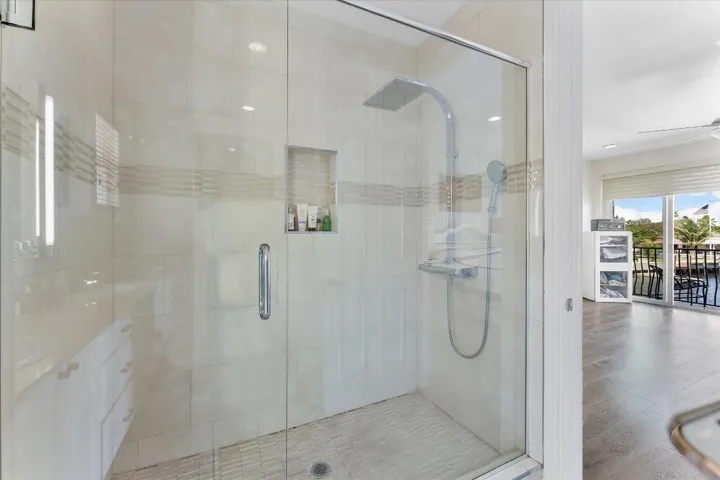 26-1351 SE 3rd Ave_026