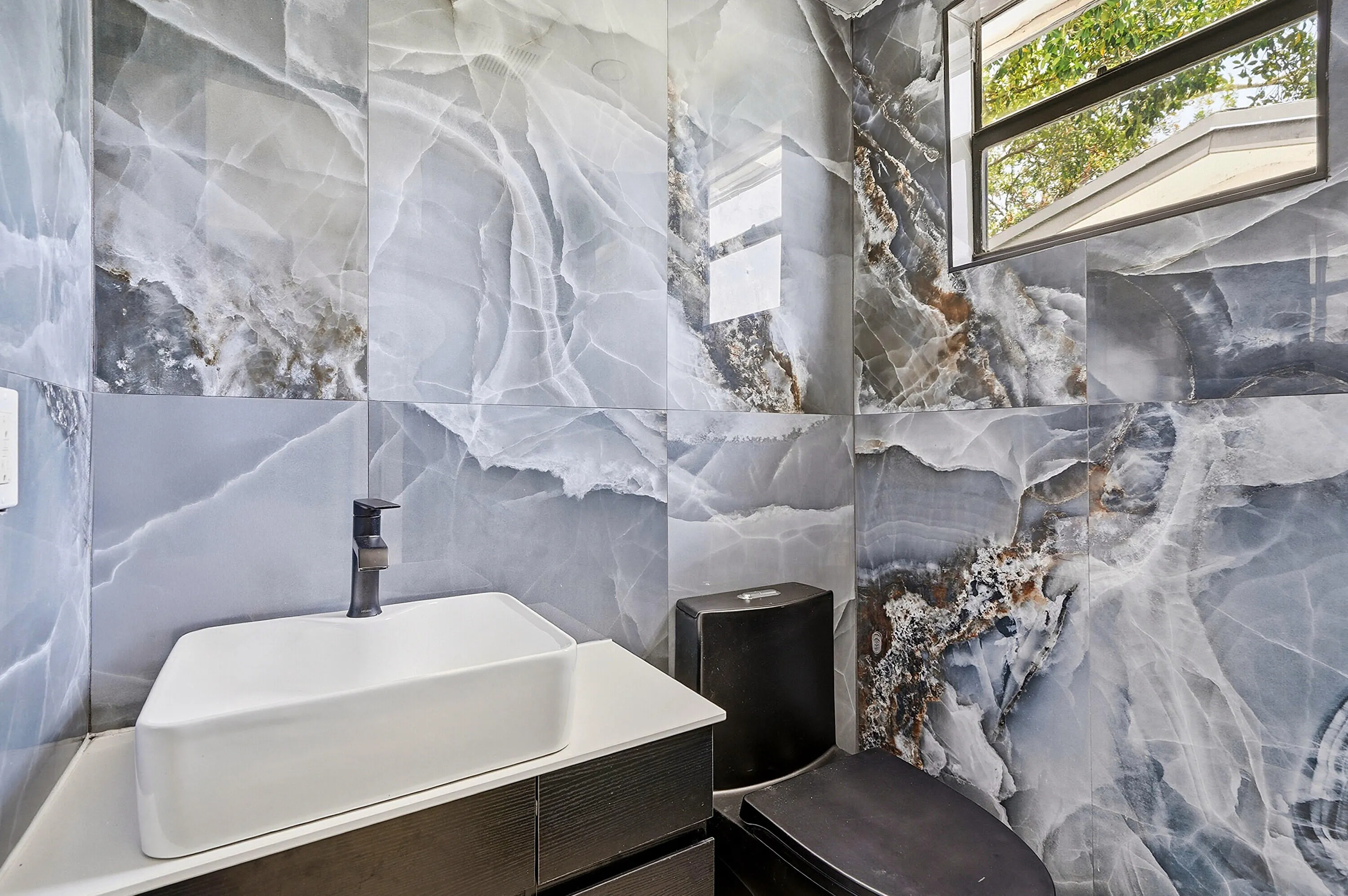 30_bathroom