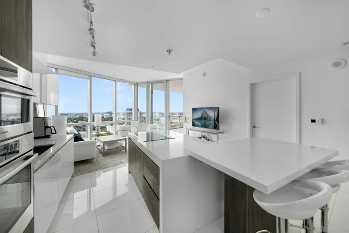 851 NE 1st Ave #2410_1oakstudios_09