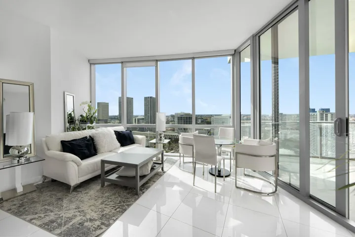 851 NE 1st Ave #2410_1oakstudios_12