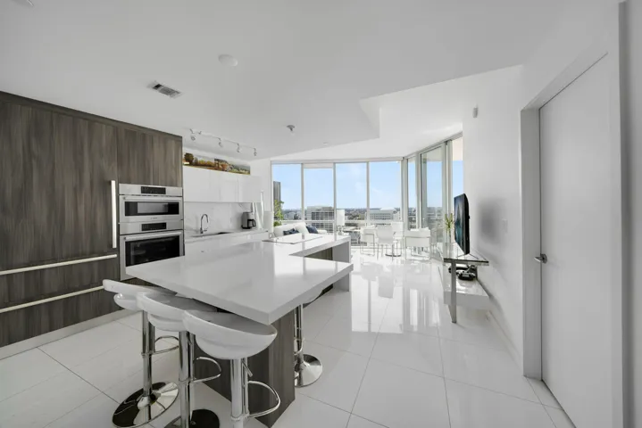 851 NE 1st Ave #2410_1oakstudios_11