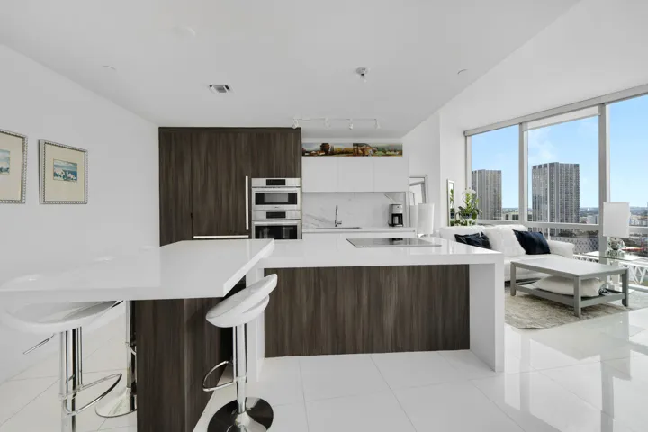 851 NE 1st Ave #2410_1oakstudios_07