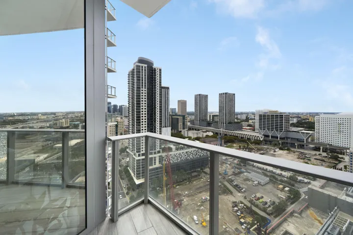 851 NE 1st Ave #2410_1oakstudios_27