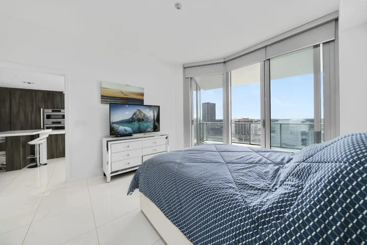 851 NE 1st Ave #2410_1oakstudios_17