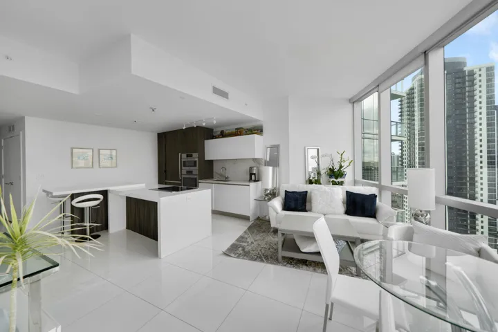 851 NE 1st Ave #2410_1oakstudios_14