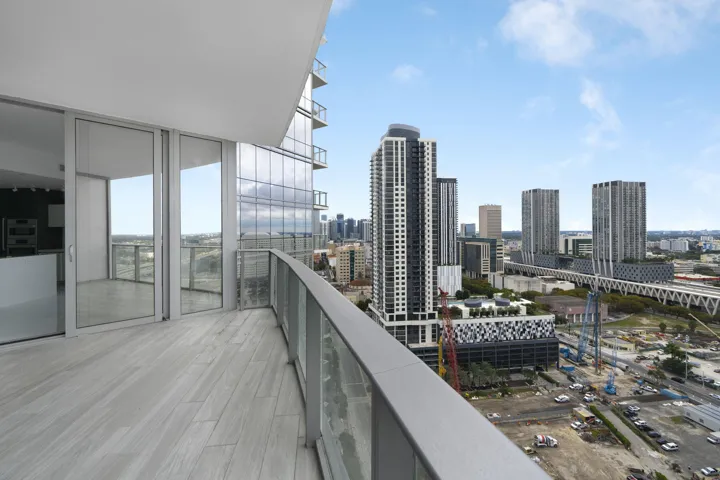 851 NE 1st Ave #2410_1oakstudios_26