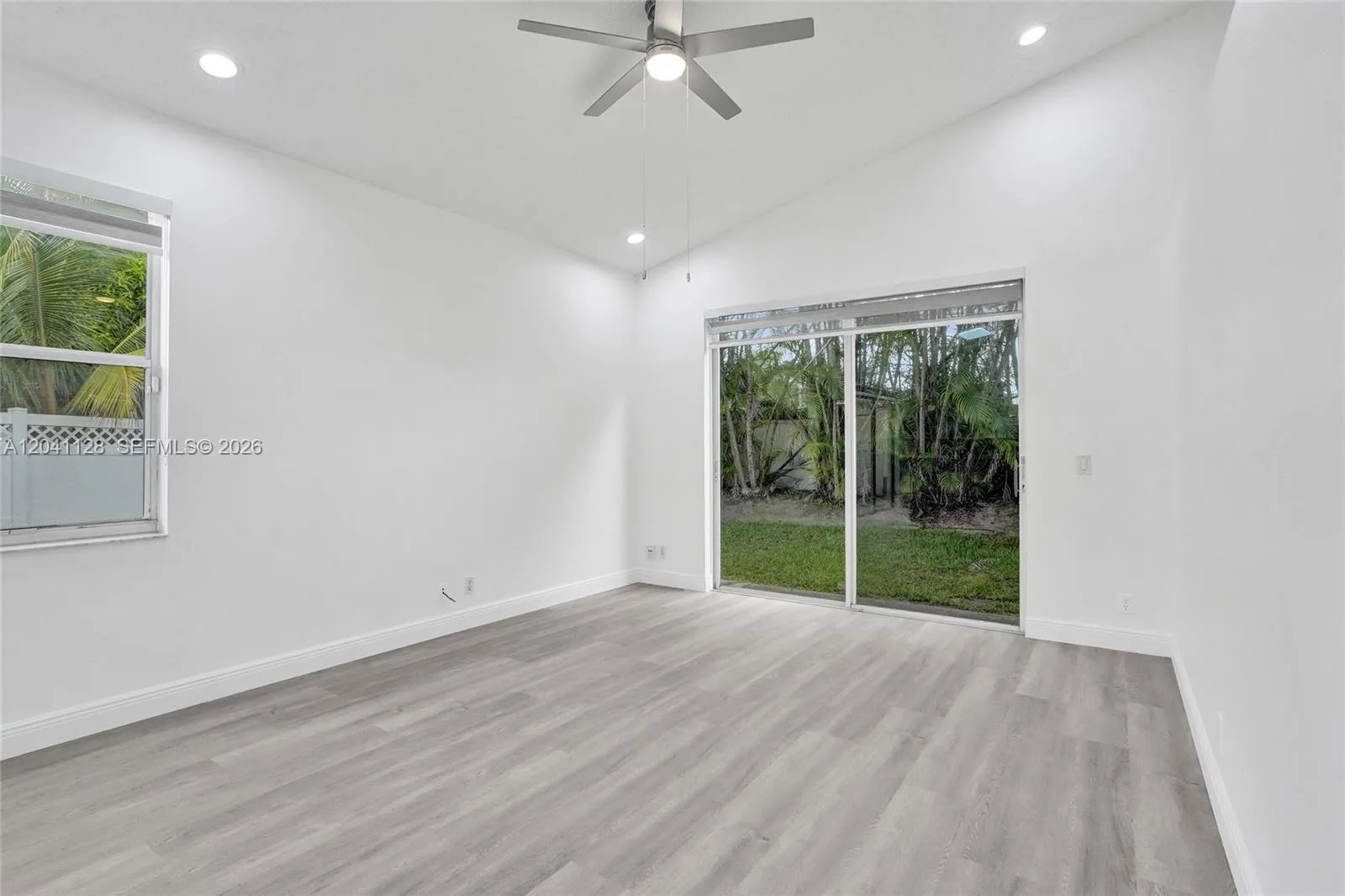 Informal dining/breakfast/family room