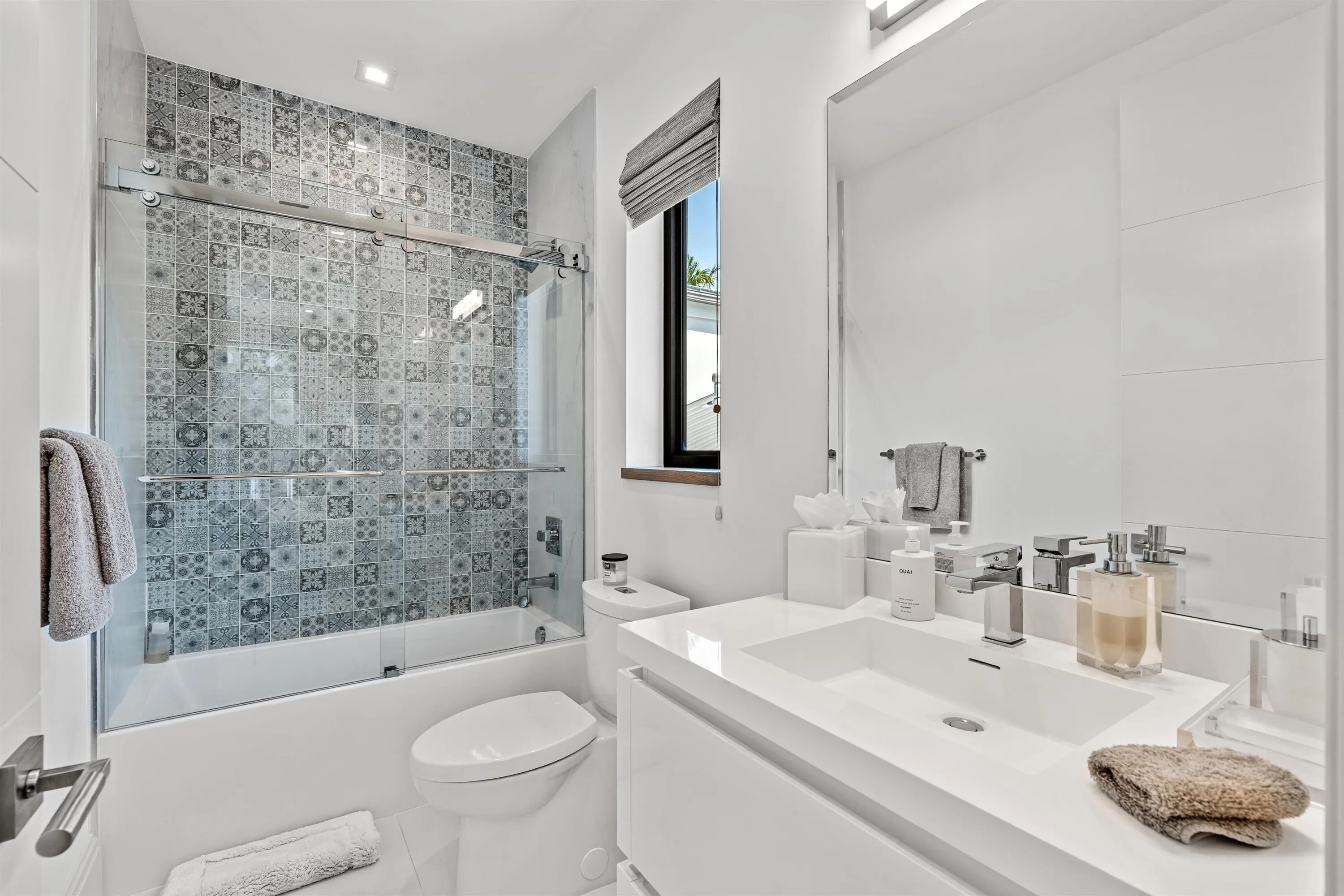 GUEST_BATHROOM
