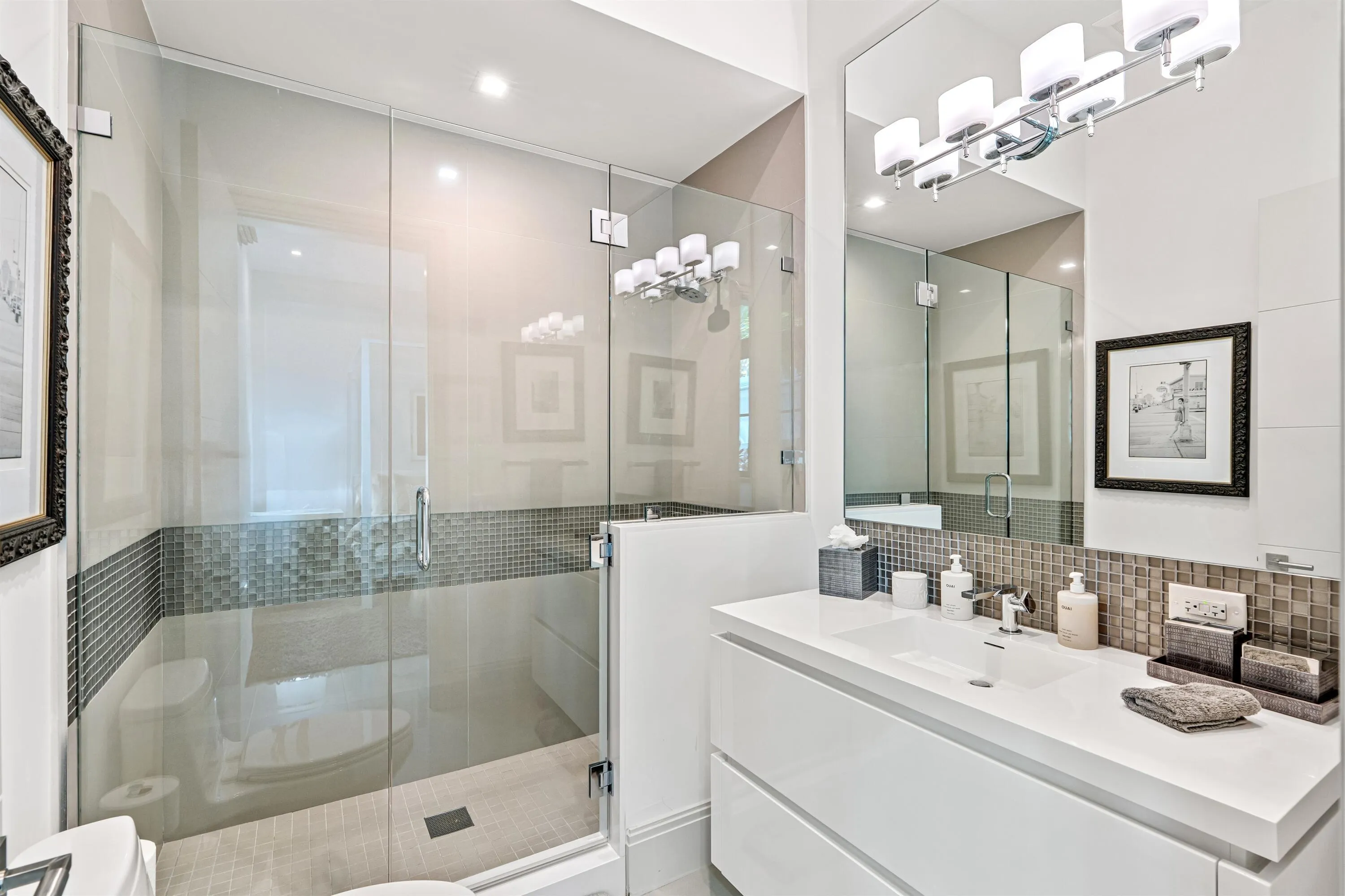 BATHROOM_1