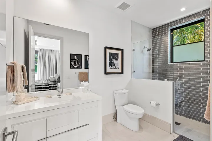 BATHROOM_6