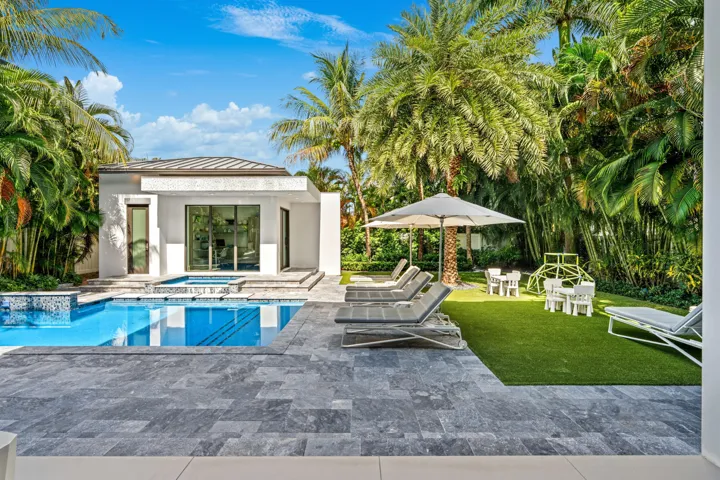 POOL_SEATING
