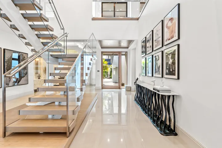 FOYER