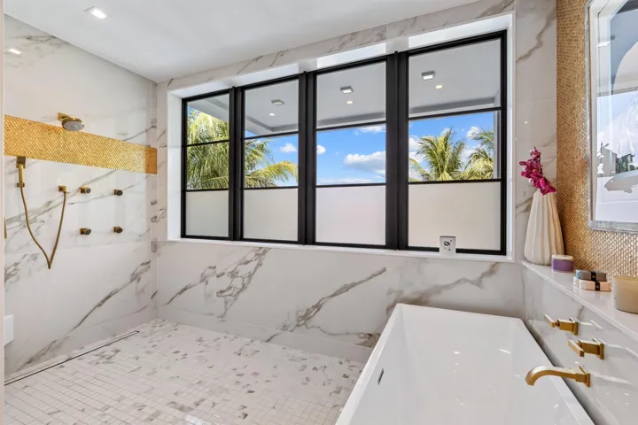 PRIMARY_BATHROOM_SHOWER