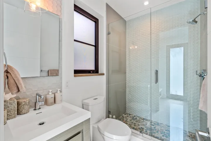 BATHROOM_2