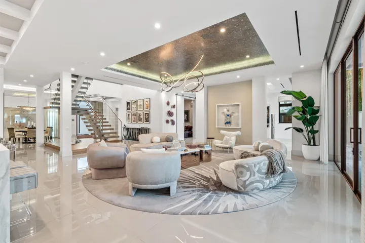 LIVING_ROOM