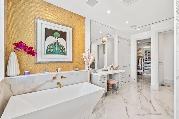 PRIMARY_BATHROOM_ANGLE