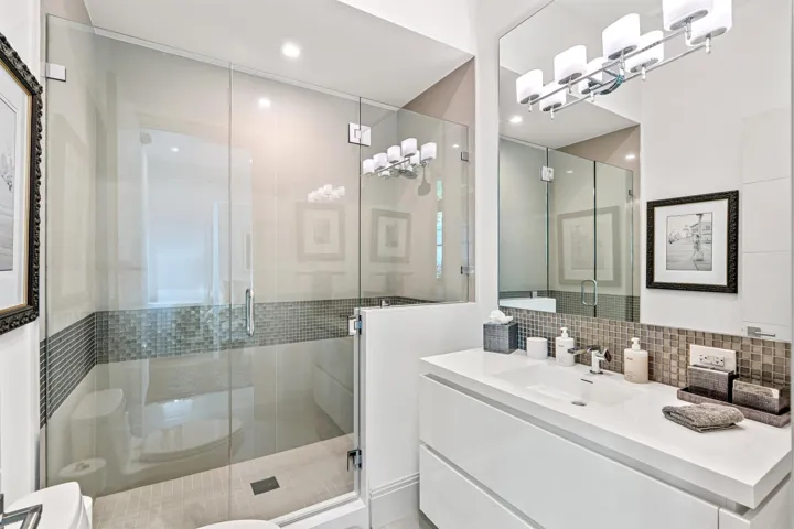 BATHROOM_1
