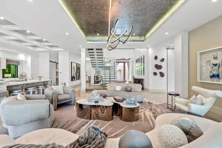 LIVING_ROOM_TO_FOYER